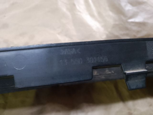 bontott VW GOLF VI Első Lökhárító Alsó Középső Díszrács