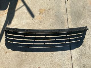 bontott VW GOLF VI Első Lökhárító Alsó Középső Díszrács