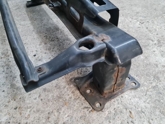 bontott VW GOLF VI Első Lökhárító Merevítő (Fém)