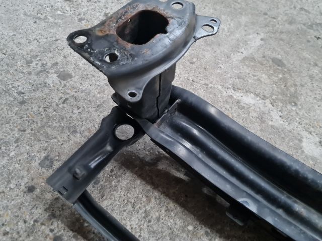 bontott VW GOLF VI Első Lökhárító Merevítő (Fém)