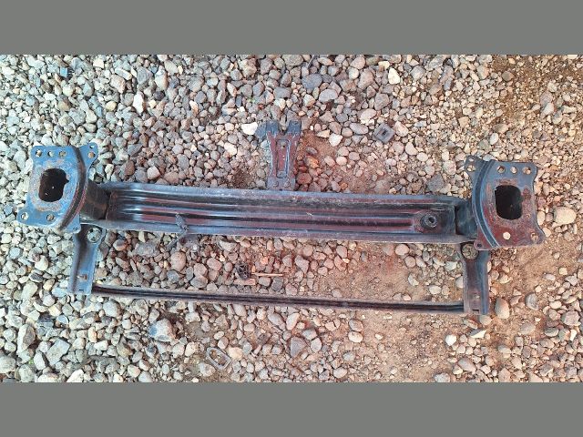 bontott VW GOLF VI Első Lökhárító Merevítő (Fém)