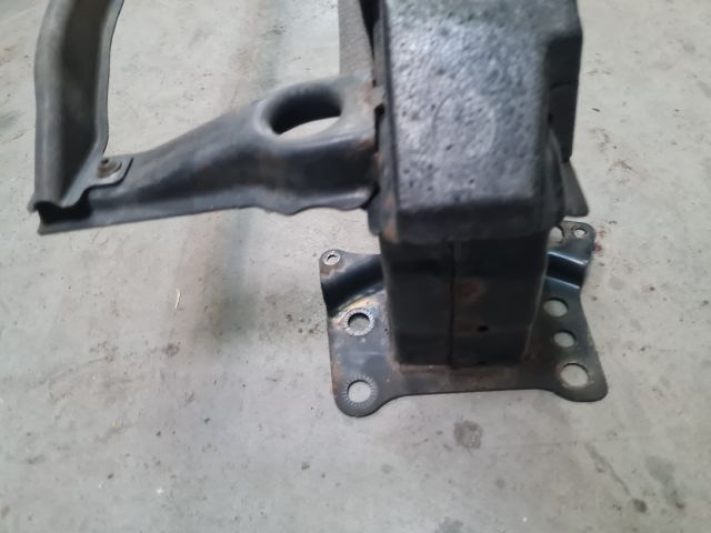 bontott VW GOLF VI Első Lökhárító Merevítő (Fém)