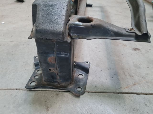 bontott VW GOLF VI Első Lökhárító Merevítő (Fém)