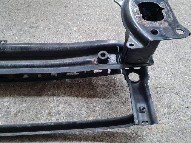 bontott VW GOLF VI Első Lökhárító Merevítő (Fém)