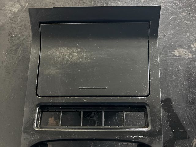 bontott VW GOLF VI Első Tároló Rekesz