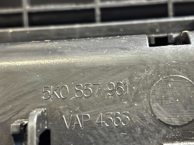 bontott VW GOLF VI Első Tároló Rekesz