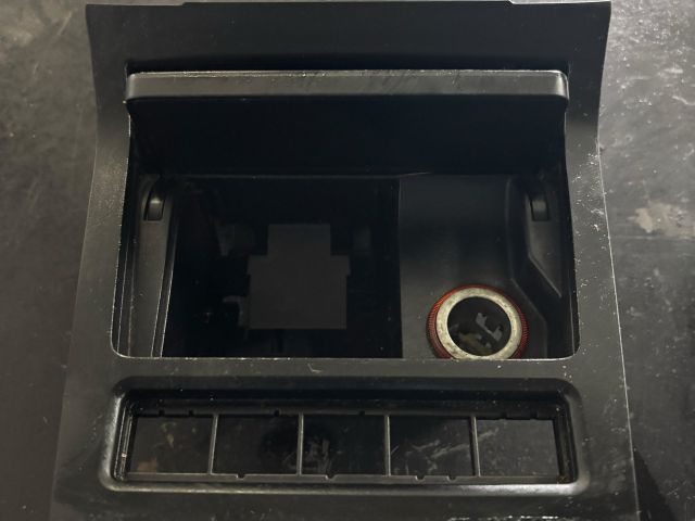 bontott VW GOLF VI Első Tároló Rekesz