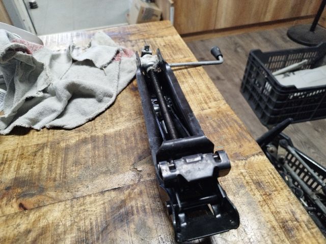 bontott VW GOLF VI Emelő