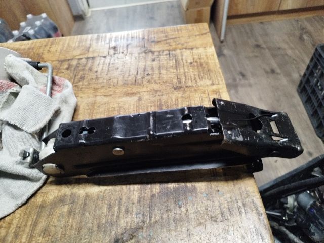 bontott VW GOLF VI Emelő