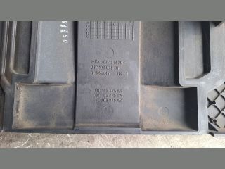 bontott VW GOLF VI Felső Hűtőburkolat