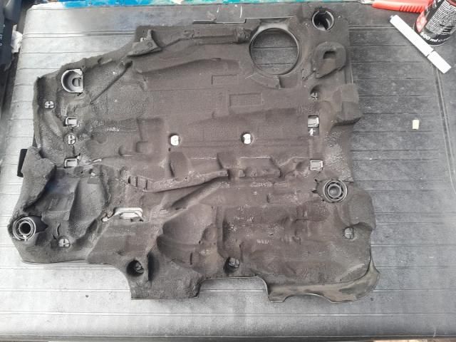 bontott VW GOLF VI Felső Hűtőburkolat