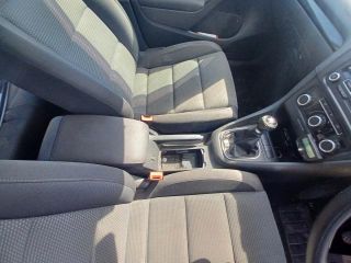 bontott VW GOLF VI Felső Hűtőburkolat