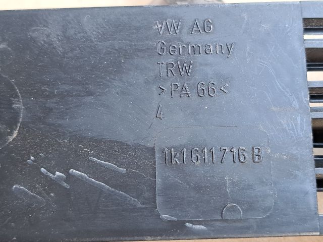 bontott VW GOLF VI Fém Fékcső Tartó