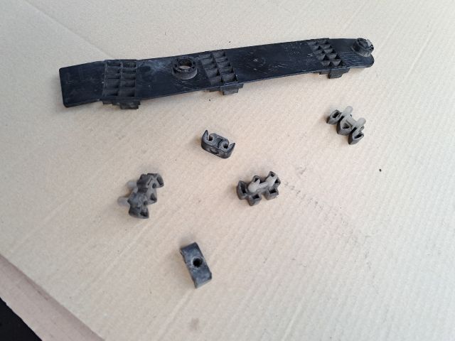 bontott VW GOLF VI Fém Fékcső Tartó