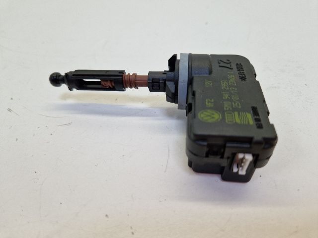 bontott VW GOLF VI Fényszórómagasság Állító Motor (Pozíciófüggetlen)