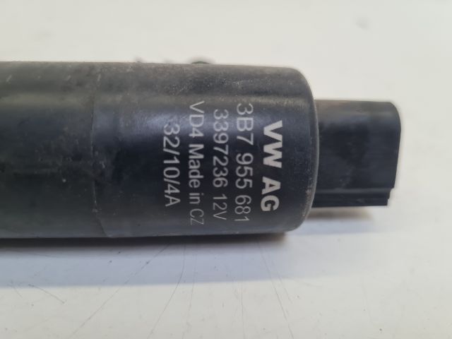 bontott VW GOLF VI Fényszórómosó Szivattyú