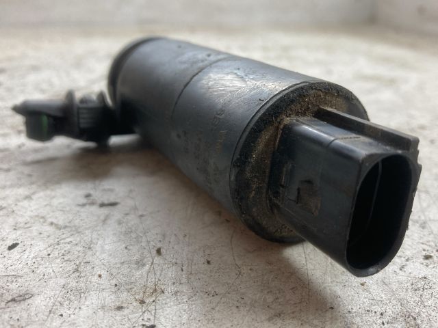 bontott VW GOLF VI Fényszórómosó Szivattyú