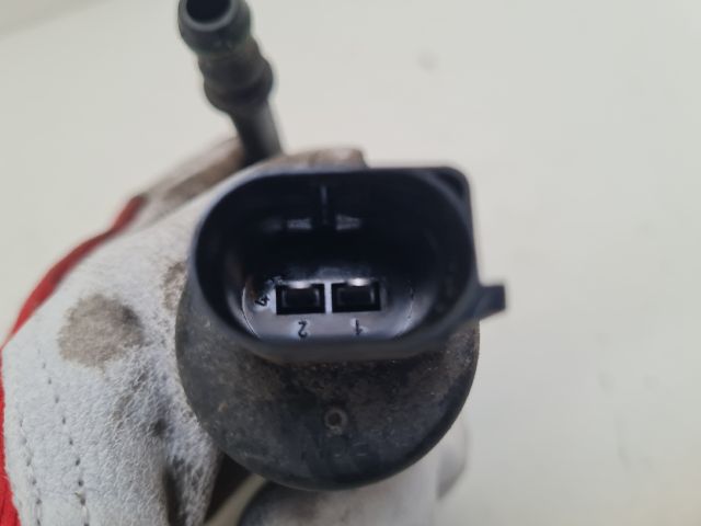 bontott VW GOLF VI Fényszórómosó Szivattyú