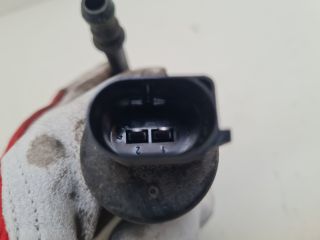 bontott VW GOLF VI Fényszórómosó Szivattyú