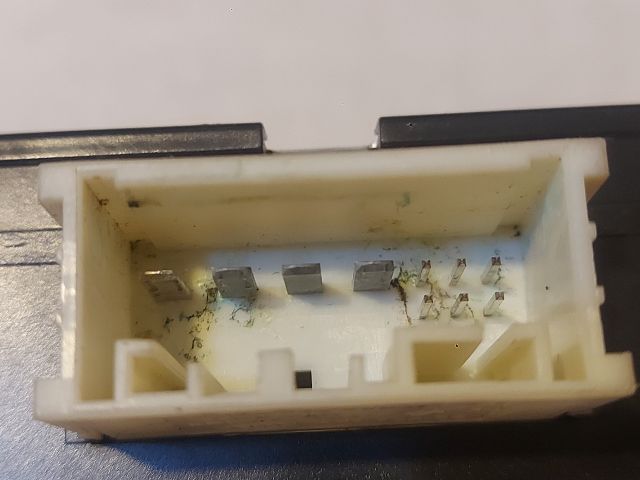 bontott VW GOLF VI Feszültségszabályzó