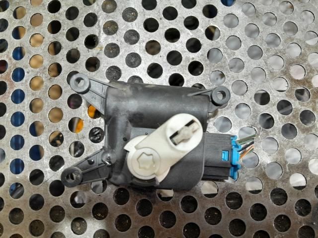 bontott VW GOLF VI Fűtés Állító Motor