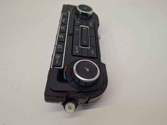 bontott VW GOLF VI Fűtéskapcsoló (digit klímás)