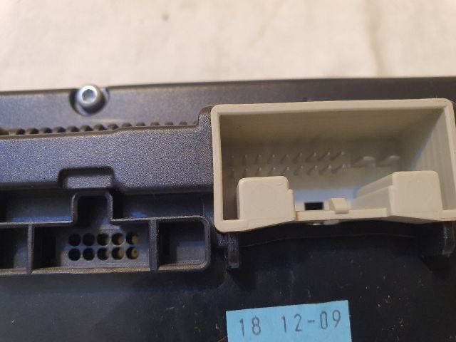 bontott VW GOLF VI Fűtéskapcsoló (digit klímás)