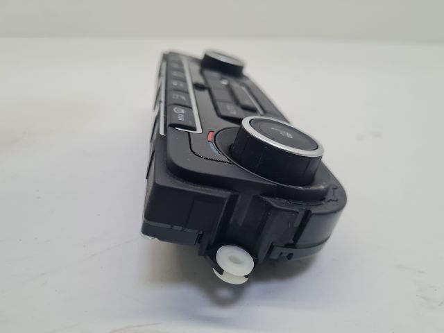 bontott VW GOLF VI Fűtéskapcsoló (digit klímás)