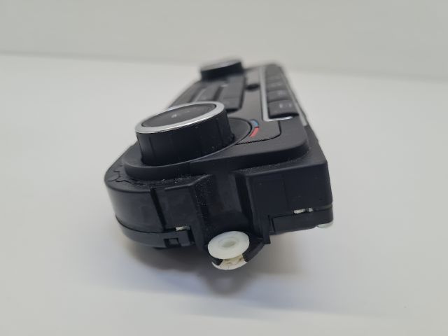 bontott VW GOLF VI Fűtéskapcsoló (digit klímás)