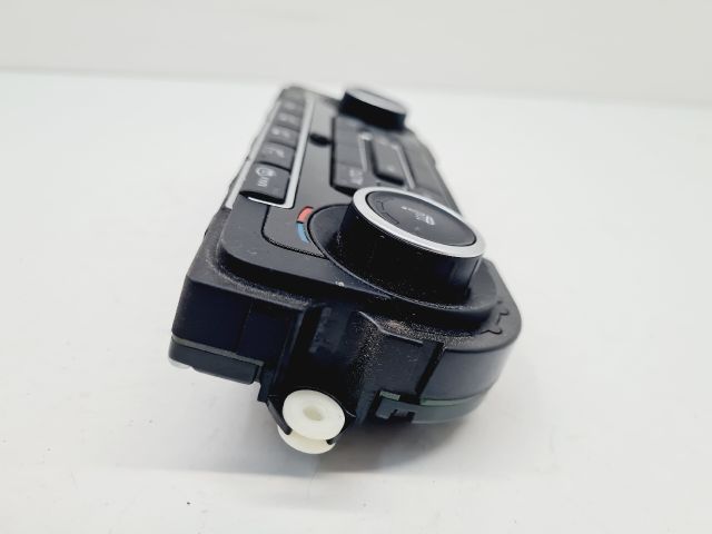 bontott VW GOLF VI Fűtéskapcsoló (digit klímás)