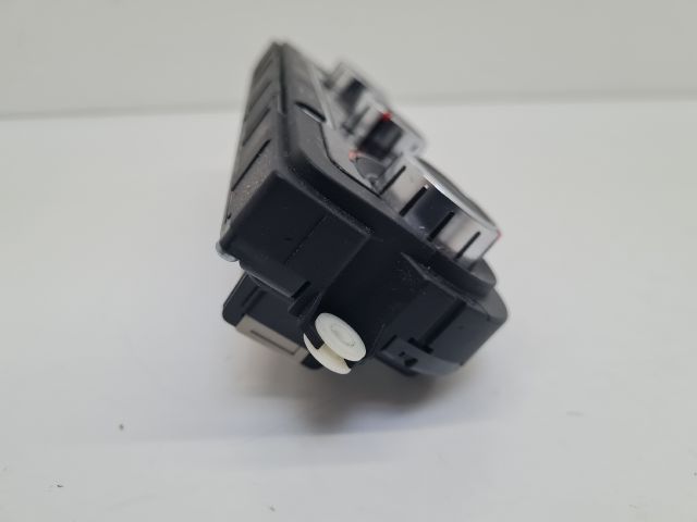 bontott VW GOLF VI Fűtéskapcsoló (digit klímás)