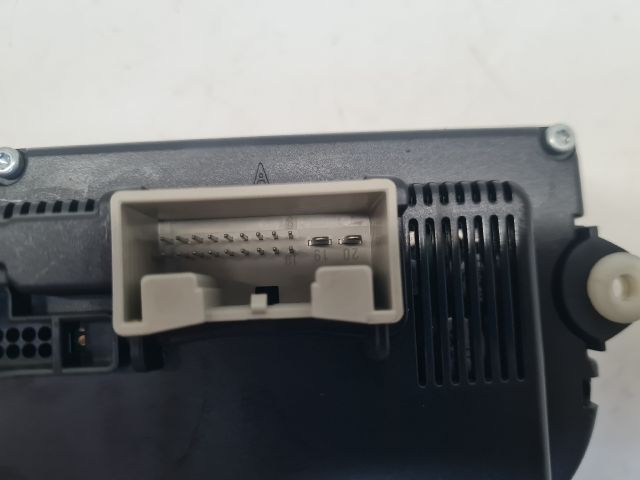 bontott VW GOLF VI Fűtéskapcsoló (digit klímás)