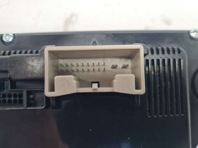 bontott VW GOLF VI Fűtéskapcsoló (digit klímás)