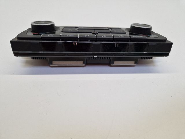 bontott VW GOLF VI Fűtéskapcsoló (digit klímás)