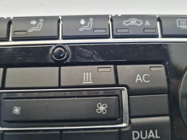 bontott VW GOLF VI Fűtéskapcsoló (digit klímás)
