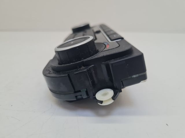 bontott VW GOLF VI Fűtéskapcsoló (digit klímás)