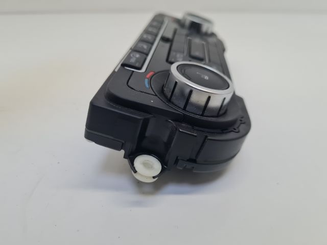 bontott VW GOLF VI Fűtéskapcsoló (digit klímás)