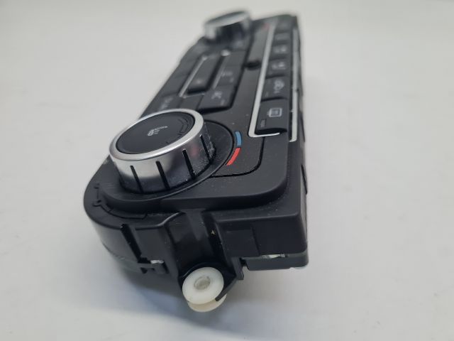 bontott VW GOLF VI Fűtéskapcsoló (digit klímás)