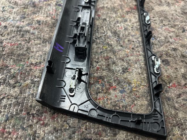 bontott VW GOLF VI Fűtéskapcsoló Keret