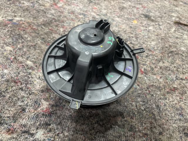 bontott VW GOLF VI Fűtőmotor (Klímás)