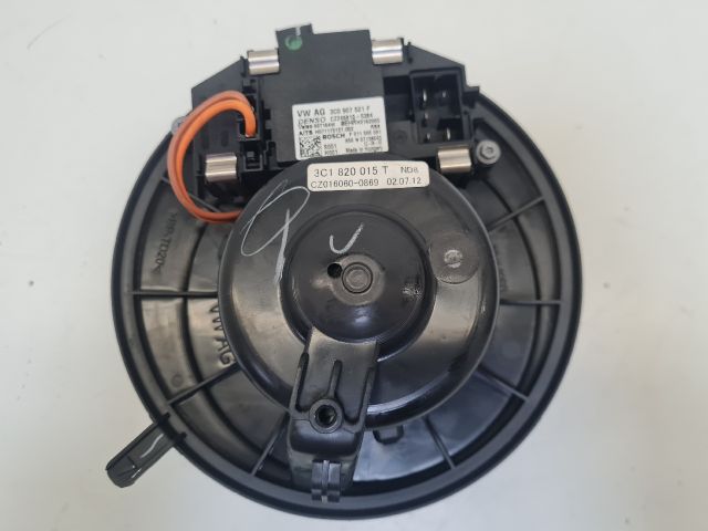 bontott VW GOLF VI Fűtőmotor (Klímás)