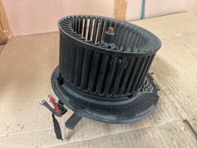 bontott VW GOLF VI Fűtőmotor (Nem klímás)