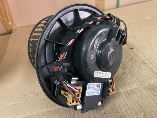 bontott VW GOLF VI Fűtőmotor (Nem klímás)