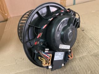 bontott VW GOLF VI Fűtőmotor (Nem klímás)