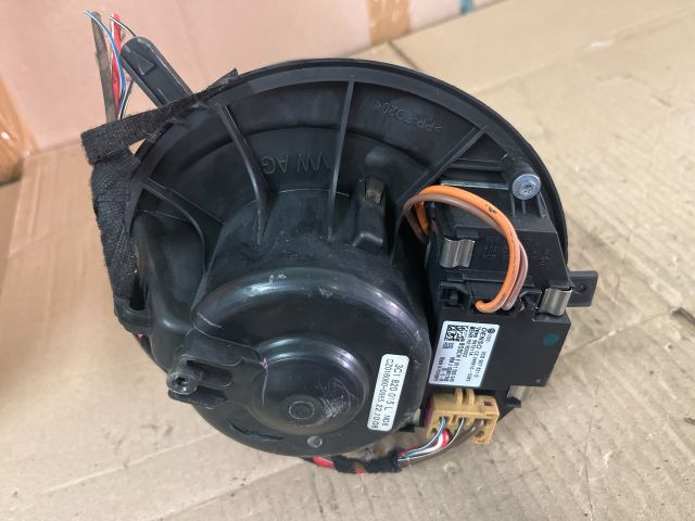 bontott VW GOLF VI Fűtőmotor (Nem klímás)