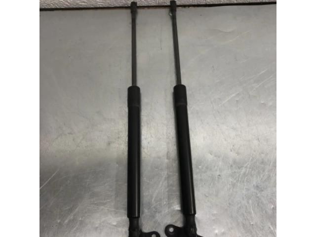 bontott VW GOLF VI Gázrugós Kitámasztó Teleszkóp Csomagtérajtó Bal