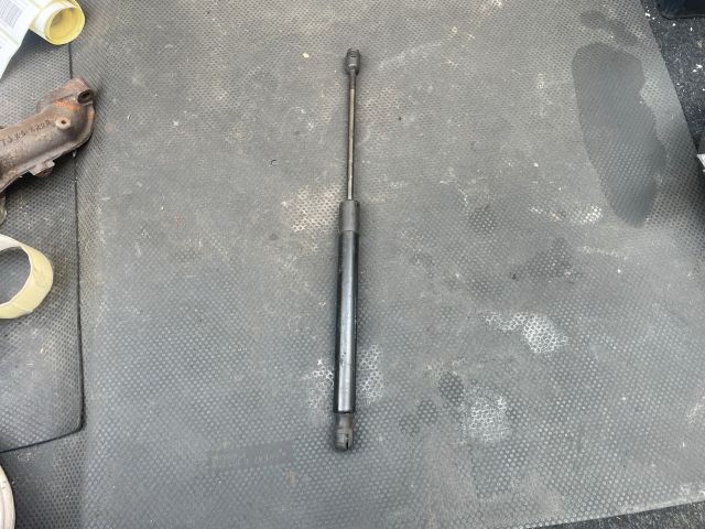 bontott VW GOLF VI Gázrugós Kitámasztó Teleszkóp Csomagtérajtó Jobb