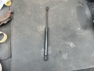 bontott VW GOLF VI Gázrugós Kitámasztó Teleszkóp Csomagtérajtó Jobb