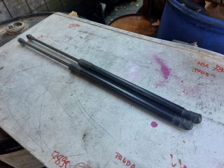 bontott VW GOLF VI Gázrugós Kitámasztó Teleszkóp Pár Csomagtérajtó