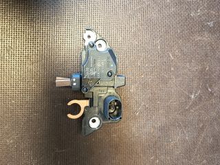 bontott VW GOLF VI Generátor Elektronika